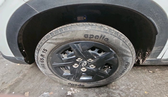 2023 Hyundai VENUE SX 1.2 PETROL, Petrol, Manual, 16,574 km, tyre