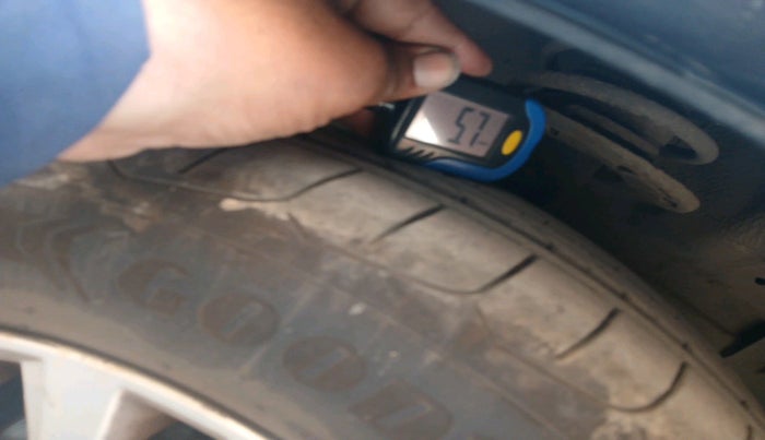 2015 Maruti Ciaz ZXI AT, Petrol, Automatic, 96,815 km, tyre