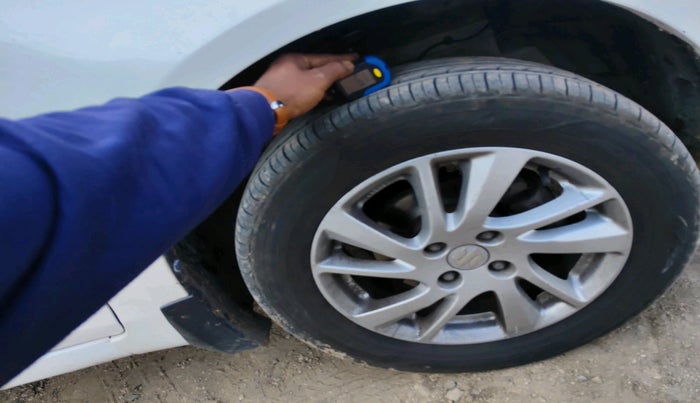 2013 Maruti Swift ZDI, Diesel, Manual, 1,25,431 km, tyre