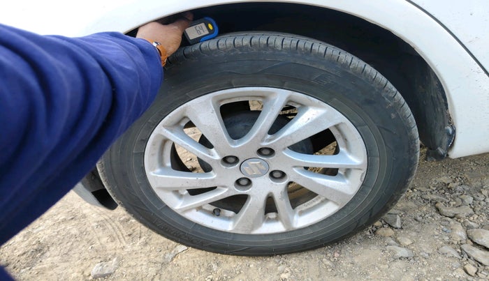 2013 Maruti Swift ZDI, Diesel, Manual, 1,25,431 km, tyre