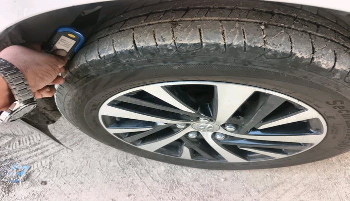 2024 Toyota Innova Crysta 2.4 ZX 7STR, Diesel, Manual, 55,262 km, tyre