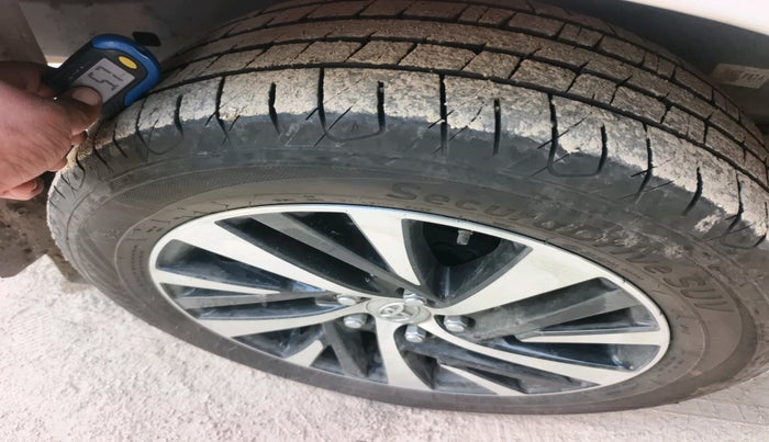 2024 Toyota Innova Crysta 2.4 ZX 7STR, Diesel, Manual, 55,262 km, tyre