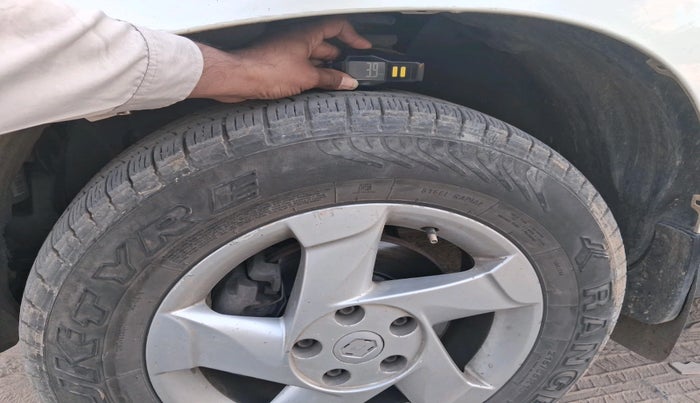 2015 Renault Duster 85 PS RXL DIESEL, Diesel, Manual, 1,76,165 km, tyre