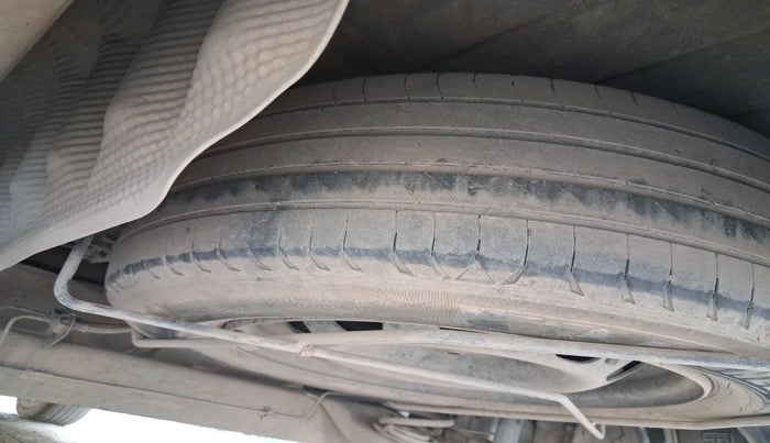 2015 Renault Duster 85 PS RXL DIESEL, Diesel, Manual, 1,76,165 km, tyre