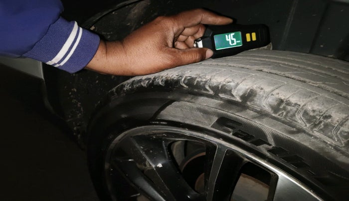 2019 Mahindra XUV300 W8 (O) 1.5 DIESEL AMT, Diesel, Automatic, 94,535 km, tyre