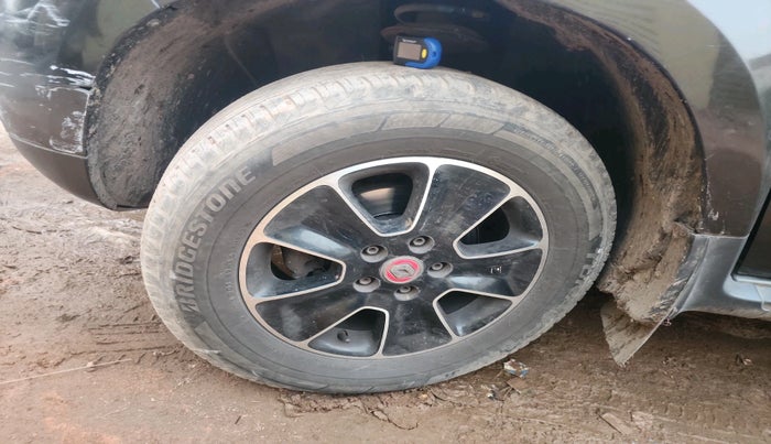 2018 Renault Duster 85 PS RXS MT DIESEL, Diesel, Manual, 1,05,890 km, tyre