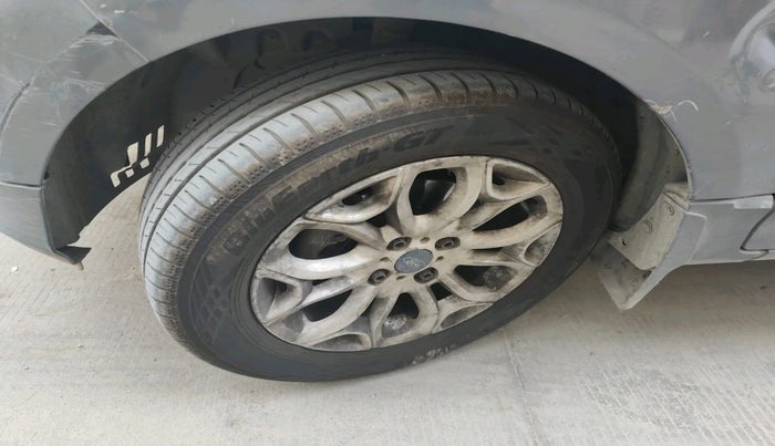 2015 Ford Ecosport TITANIUM 1.5L DIESEL (OPT), Diesel, Manual, 1,35,000 km, tyre