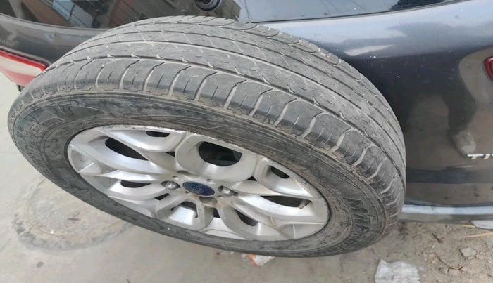 2015 Ford Ecosport TITANIUM 1.5L DIESEL (OPT), Diesel, Manual, 1,35,000 km, tyre