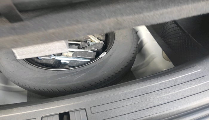 2022 MG ASTOR SMART EX 1.5 MT, Petrol, Manual, 14,895 km, tyre