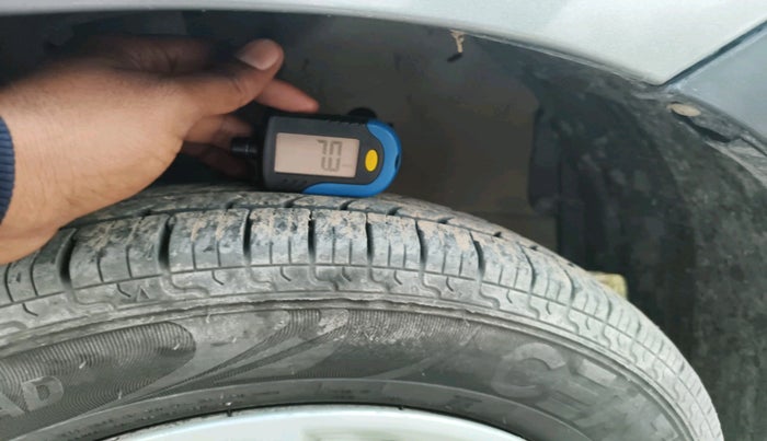 2014 Maruti Wagon R 1.0 LXI, Petrol, Manual, 68,222 km, tyre