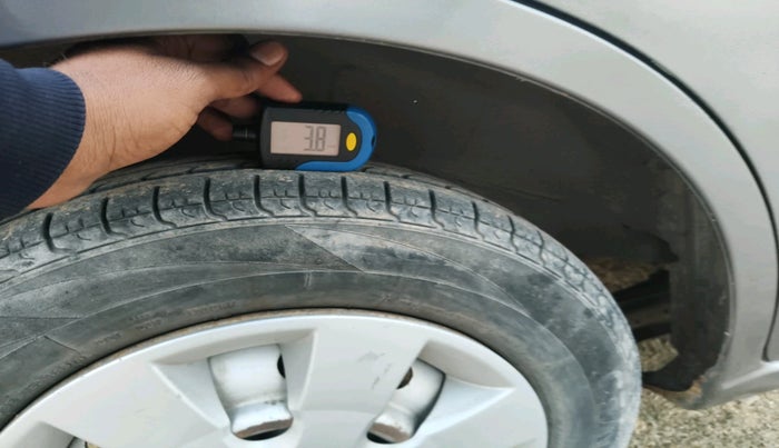 2014 Maruti Wagon R 1.0 LXI, Petrol, Manual, 68,222 km, tyre