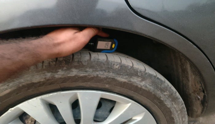 2014 Maruti Ertiga VXI CNG, CNG, Manual, 76,535 km, tyre