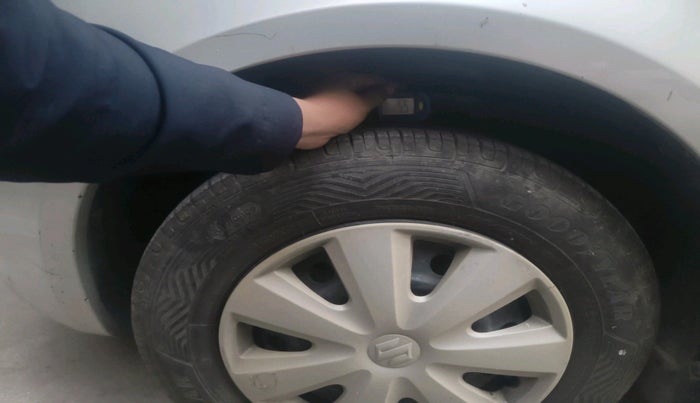 2011 Maruti Swift Dzire VXI, Petrol, Manual, 26,263 km, tyre