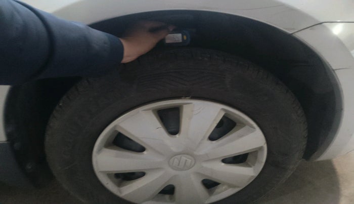 2011 Maruti Swift Dzire VXI, Petrol, Manual, 26,263 km, tyre