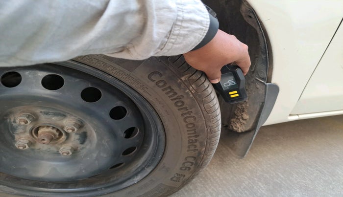 2011 Toyota Etios G, Petrol, Manual, 67,826 km, tyre