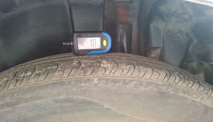 2015 Maruti Swift VXI, Petrol, Manual, 53,879 km, tyre