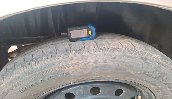 2015 Maruti Swift VXI, Petrol, Manual, 53,879 km, tyre