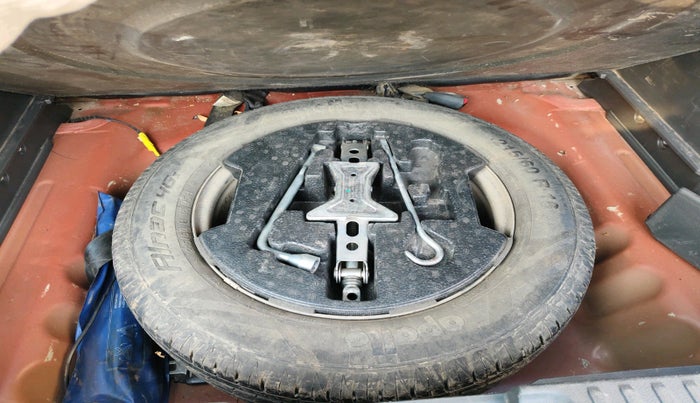 2017 Maruti Vitara Brezza ZDI PLUS DUAL TONE, Diesel, Manual, 98,005 km, tyre