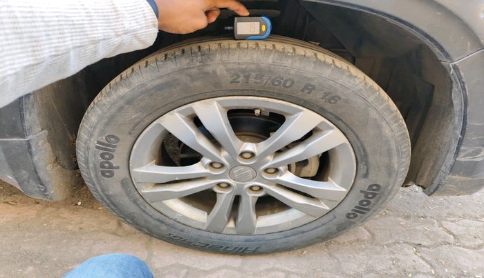 2017 Maruti Vitara Brezza ZDI PLUS DUAL TONE, Diesel, Manual, 98,005 km, tyre