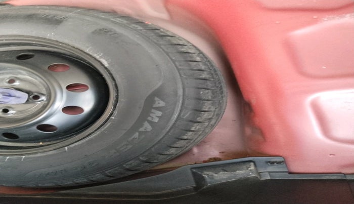 2018 Maruti Swift VXI, Petrol, Manual, 42,042 km, tyre