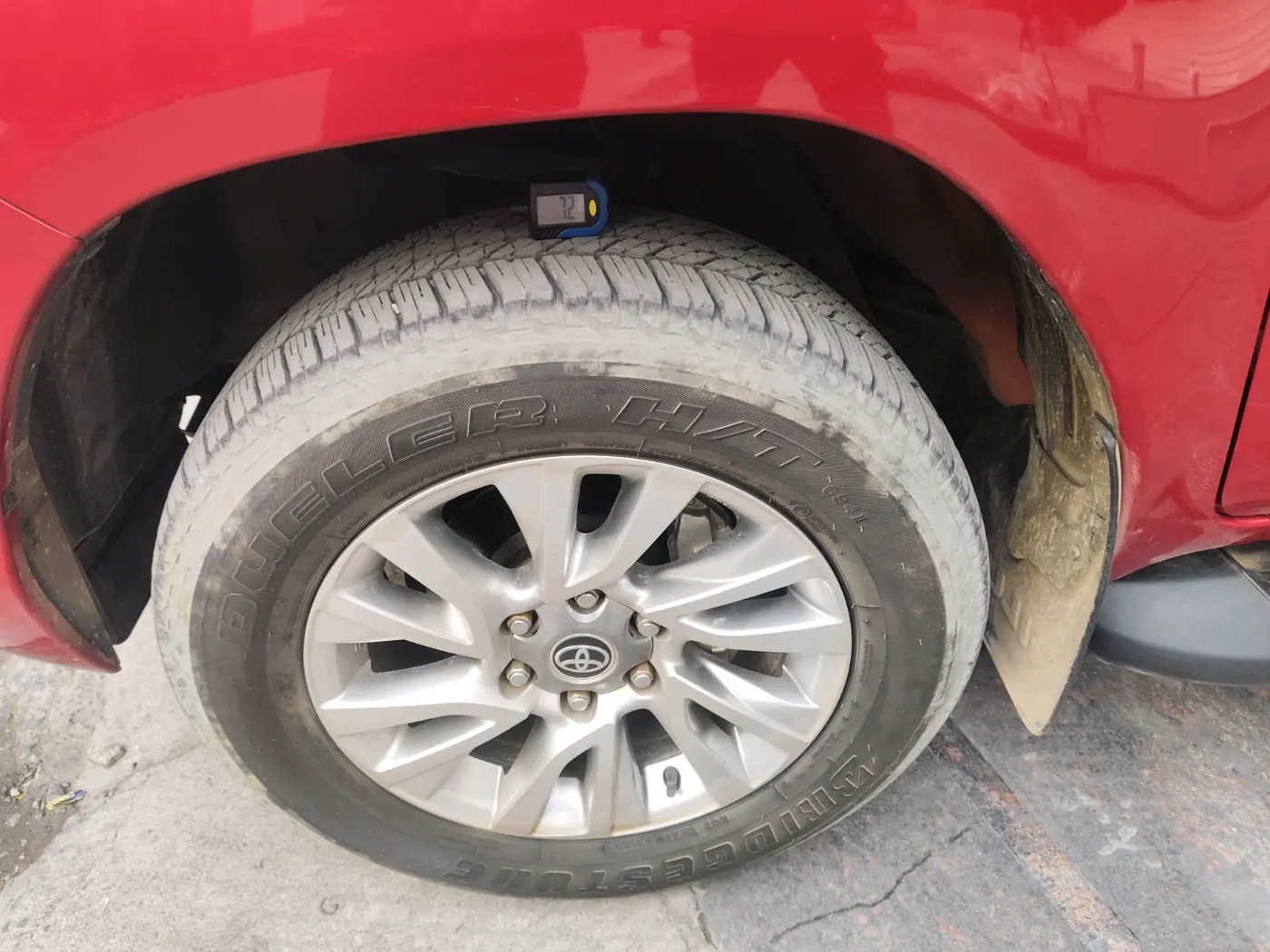 2023 Toyota HILUX HIGH 4X4 AT, Diesel, Automatic, 5,884 km, tyre