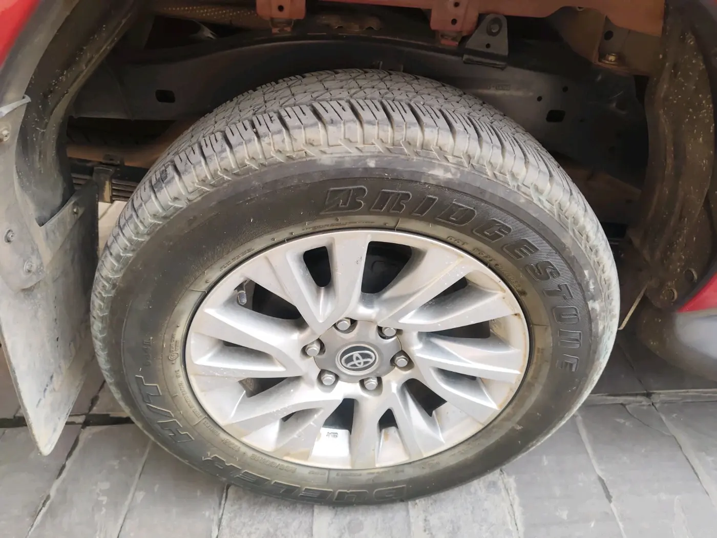 2023 Toyota HILUX HIGH 4X4 AT, Diesel, Automatic, 5,884 km, tyre