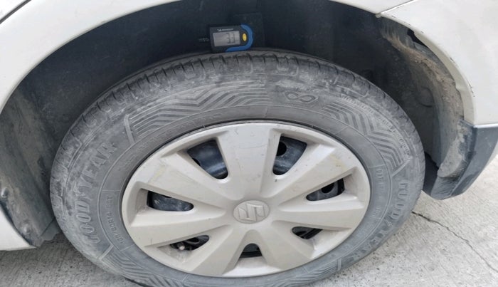 2011 Maruti Swift Dzire VXI, Petrol, Manual, 1,13,891 km, tyre