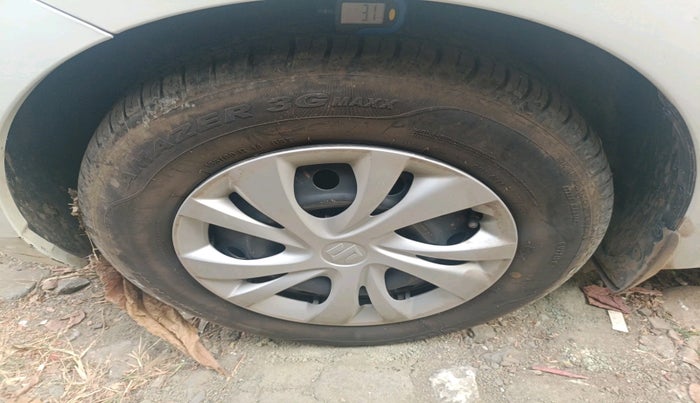 2018 Maruti Swift VXI, Petrol, Manual, 35,479 km, tyre