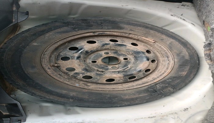 2018 Maruti Swift VXI, Petrol, Manual, 35,479 km, tyre