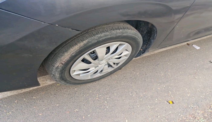 2022 Toyota Glanza S, Petrol, Manual, 78,137 km, tyre