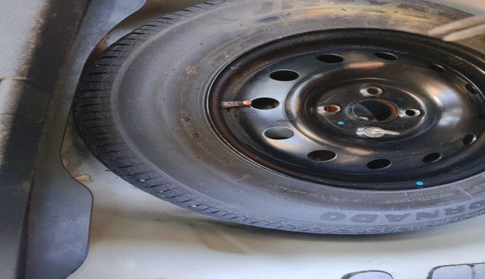 2013 Maruti Swift Dzire VXI, Petrol, Manual, 65,854 km, tyre