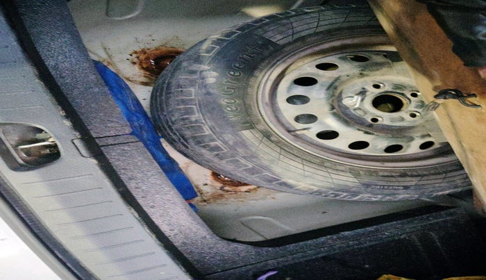 2013 Maruti SX4 VXI, Petrol, Manual, 90,288 km, tyre