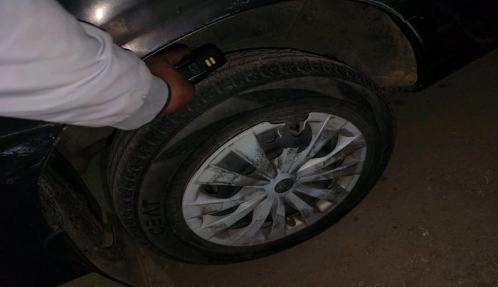 2011 Toyota Etios G, Petrol, Manual, 1,22,240 km, tyre