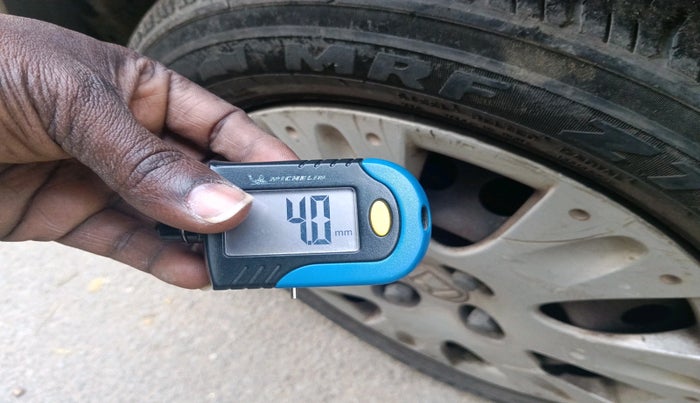 2013 Honda Amaze 1.2L I-VTEC S, Petrol, Manual, 1,26,351 km, tyre