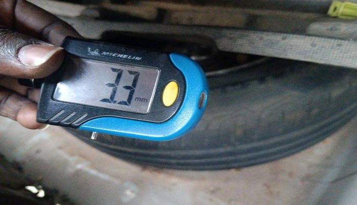 2013 Honda Amaze 1.2L I-VTEC S, Petrol, Manual, 1,26,351 km, tyre