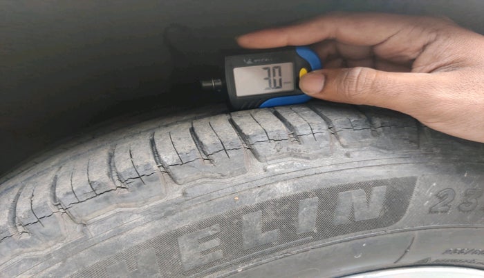 2011 Audi Q5 2.0 TDI QUATTRO, Diesel, Automatic, 87,317 km, tyre