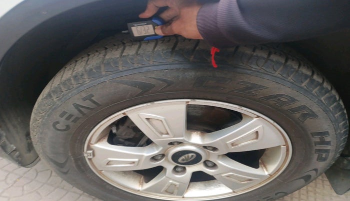 2012 Mahindra XUV500 W8, Diesel, Manual, 92,350 km, tyre