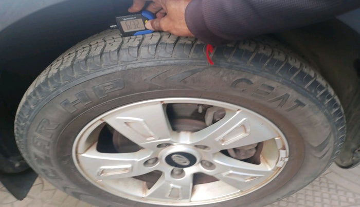 2012 Mahindra XUV500 W8, Diesel, Manual, 92,350 km, tyre