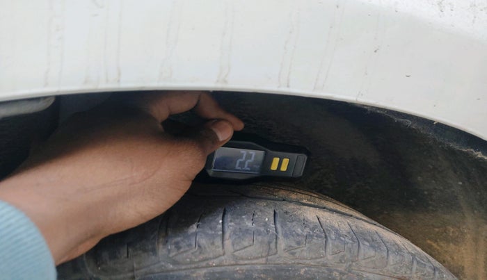 2015 Ford Ecosport TITANIUM 1.0L ECOBOOST, Petrol, Manual, 1,17,209 km, tyre