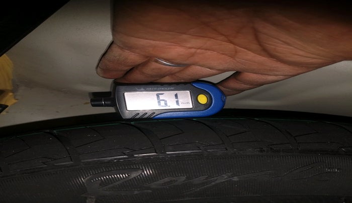 2023 Maruti Swift VXI, Petrol, Manual, 9,383 km, tyre