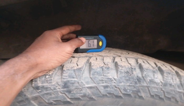 2013 Mitsubishi Pajero Sport 2.5 MT 4X4, Diesel, Manual, 1,08,420 km, tyre