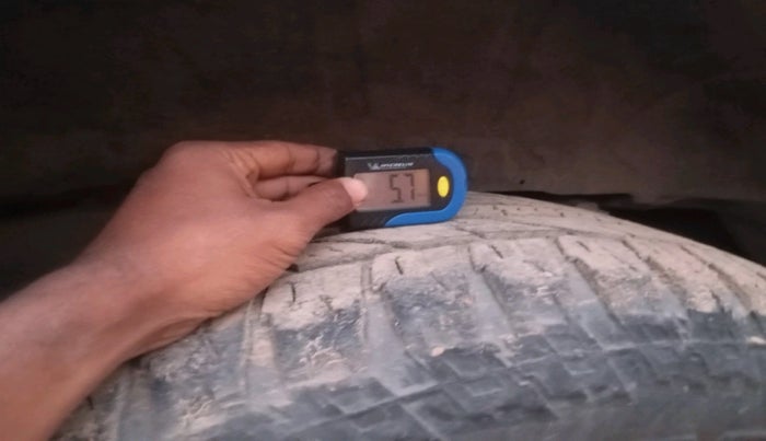 2013 Mitsubishi Pajero Sport 2.5 MT 4X4, Diesel, Manual, 1,08,420 km, tyre