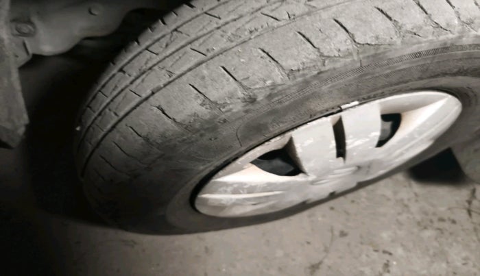 2016 Maruti Alto 800 LXI, Petrol, Manual, 28,817 km, tyre