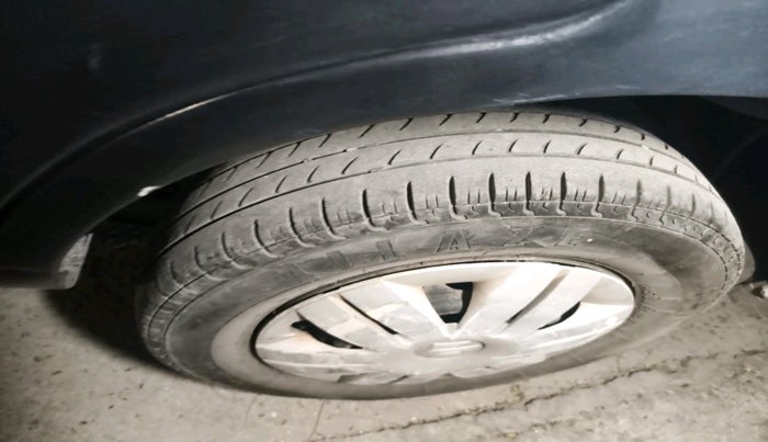 2016 Maruti Alto 800 LXI, Petrol, Manual, 28,817 km, tyre