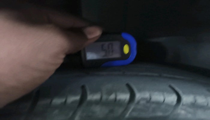 2013 Maruti Swift ZDI, Diesel, Manual, 1,42,331 km, tyre