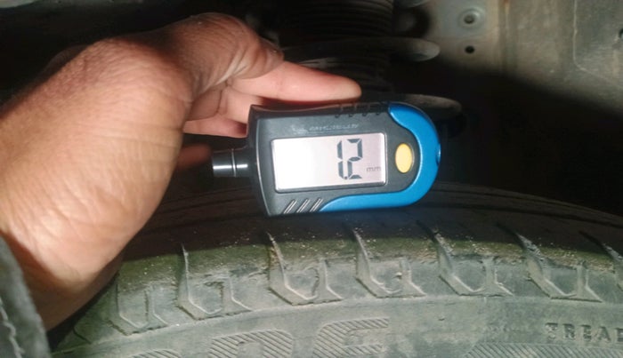 2018 Maruti Swift LXI, Petrol, Manual, 63,738 km, tyre