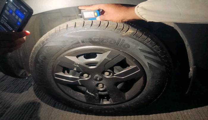 2017 Renault Kwid RXT 1.0, Petrol, Manual, 43,042 km, tyre