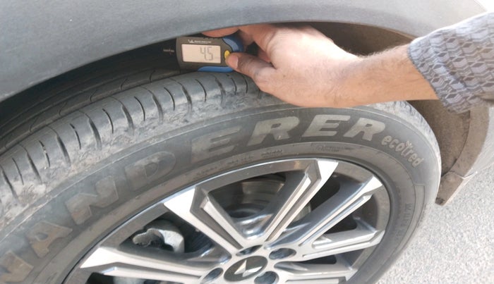 2025 Mahindra XUV700 AX7 Luxury Pack Diesel MT 7 STR, Diesel, Manual, 10,628 km, tyre