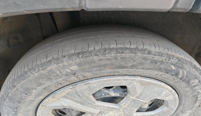 2023 Maruti BREZZA VXI SMART HYBRID, Petrol, Manual, 59,282 km, tyre