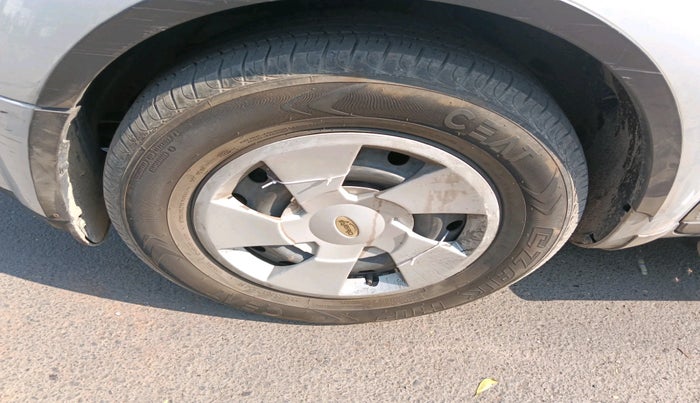 2014 Mahindra XUV500 W6, Diesel, Manual, 10,10,000 km, tyre